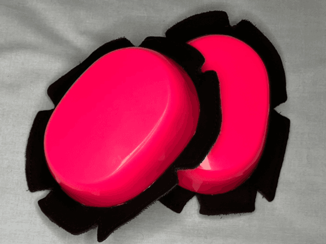 Fluo pink knee sliders 